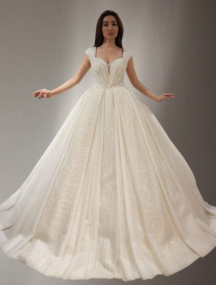 V-Neck wedding dress with off-shoulder - Image 2