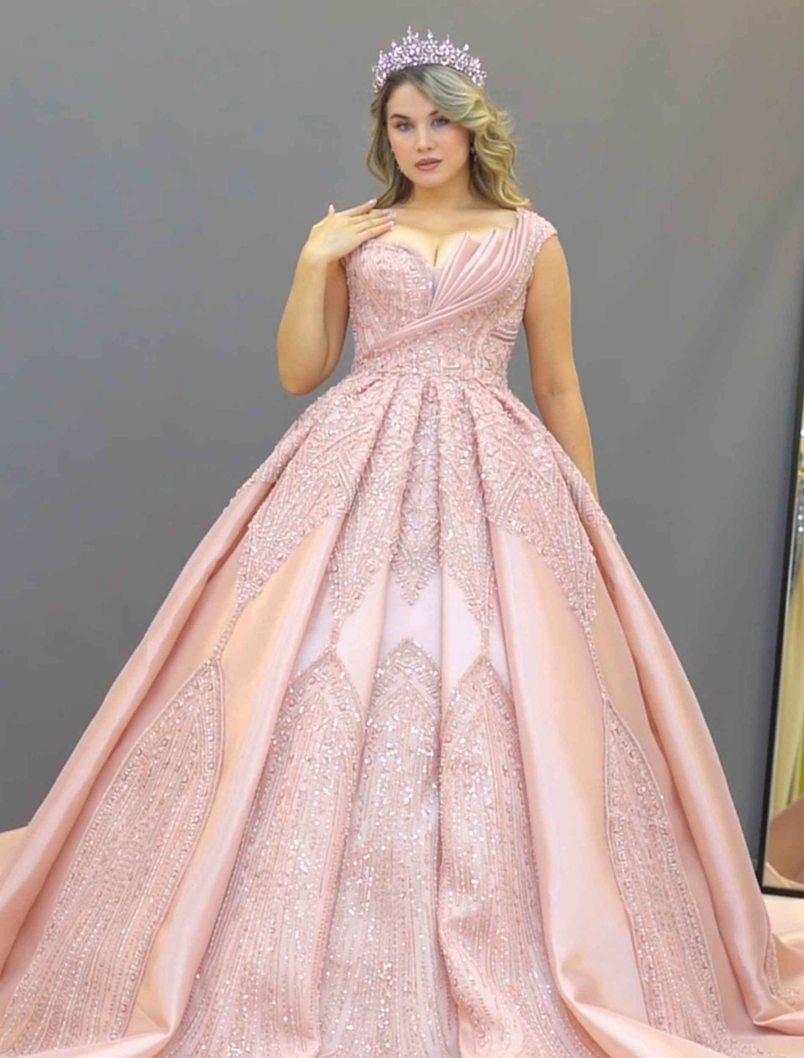 Embroidered ball gown blush pink - Image 3